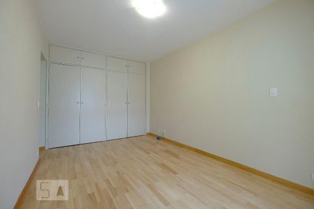 Apartamento à venda com 115m², 3 quartos e 1 vaga Apartamento à venda com 115m², 3 quartos e 1 vagaSuíte