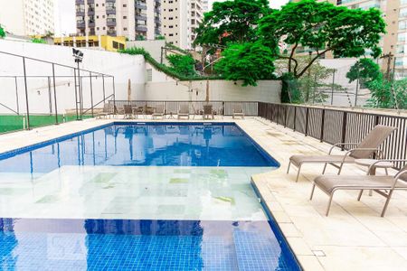 Apartamento para alugar com 300m², 6 quartos e 4 vagasÁrea comum - Piscina