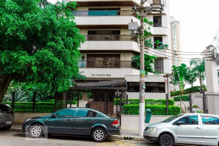 Apartamento para alugar com 300m², 6 quartos e 4 vagasFachada e portaria