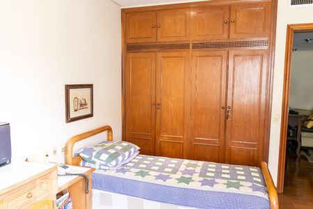 Apartamento para alugar com 300m², 6 quartos e 4 vagasSuíte 3 - Armários