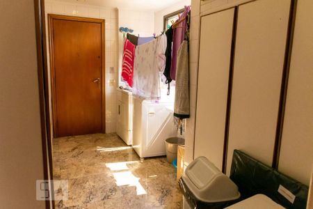 Apartamento para alugar com 300m², 6 quartos e 4 vagasÁrea de Serviço