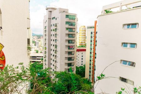 Apartamento para alugar com 300m², 6 quartos e 4 vagasVista da Suíte 3