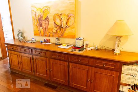 Apartamento para alugar com 300m², 6 quartos e 4 vagasEscritório