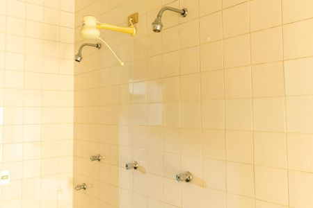 Apartamento para alugar com 300m², 6 quartos e 4 vagasDucha da Sauna