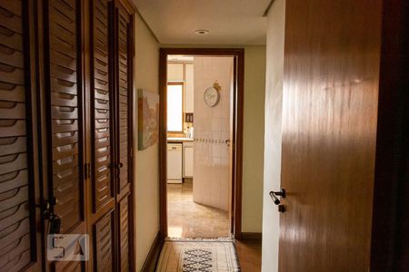 Apartamento para alugar com 300m², 6 quartos e 4 vagasCorredor