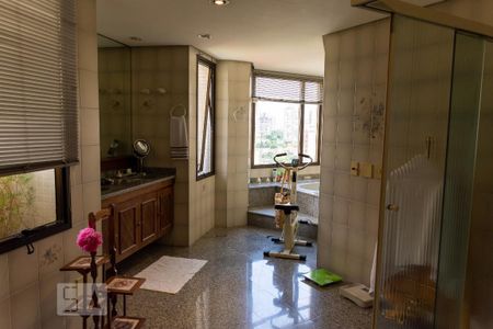 Apartamento para alugar com 300m², 6 quartos e 4 vagasBanheiro da Suíte master