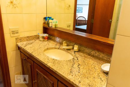 Apartamento para alugar com 300m², 6 quartos e 4 vagasBanheiro da Suíte 3