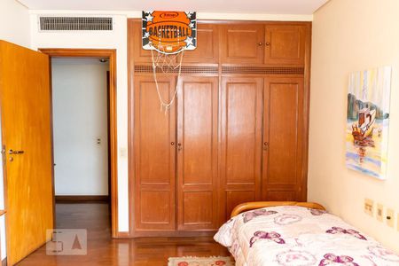 Apartamento para alugar com 300m², 6 quartos e 4 vagasSuíte 2 - Armários