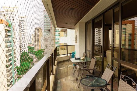 Apartamento para alugar com 300m², 6 quartos e 4 vagasVaranda da Sala