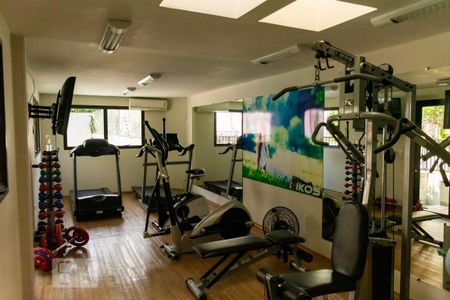 Apartamento para alugar com 300m², 6 quartos e 4 vagasÁrea comum - Academia