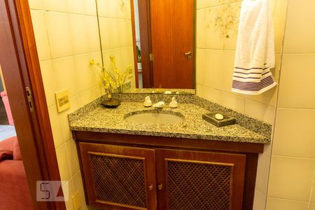 Apartamento para alugar com 300m², 6 quartos e 4 vagasBanheiro da Suíte 1