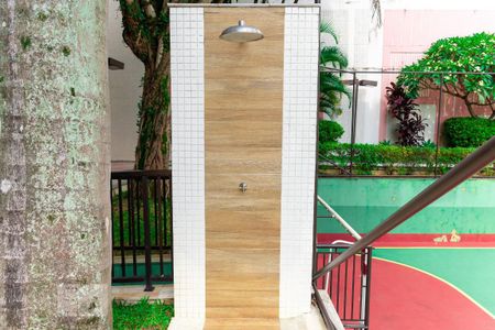 Apartamento para alugar com 300m², 6 quartos e 4 vagasÁrea comum - Piscina (Ducha)