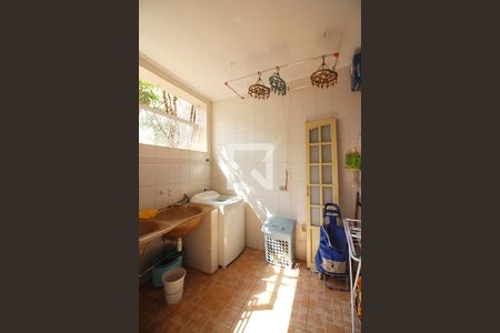 Casa à venda com 350m², 3 quartos e 2 vagasÁrea de Serviço