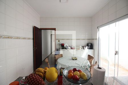 Casa à venda com 350m², 3 quartos e 2 vagasCozinha 