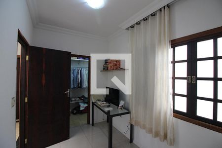 Casa à venda com 350m², 3 quartos e 2 vagasSuíte 1