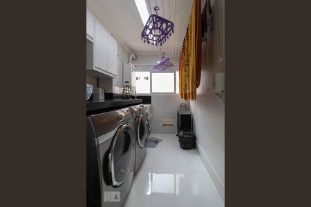 Apartamento à venda com 141m², 3 quartos e 2 vagas Apartamento à venda com 141m², 3 quartos e 2 vagasÁrea de Serviço