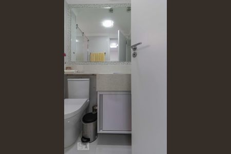 Apartamento à venda com 141m², 3 quartos e 2 vagas Apartamento à venda com 141m², 3 quartos e 2 vagasBanheiro da Suíte 2