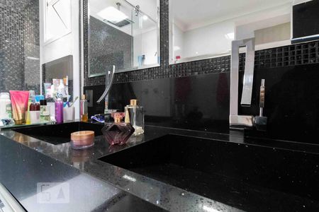 Apartamento à venda com 141m², 3 quartos e 2 vagas Apartamento à venda com 141m², 3 quartos e 2 vagasBanheiro da Suíte 1