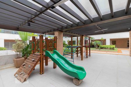 Apartamento à venda com 141m², 3 quartos e 2 vagas Apartamento à venda com 141m², 3 quartos e 2 vagasÁrea Comum - Playground
