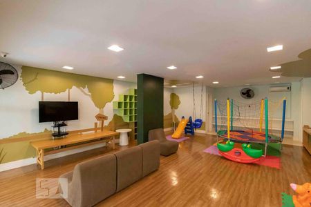 Apartamento à venda com 141m², 3 quartos e 2 vagas Apartamento à venda com 141m², 3 quartos e 2 vagasÁrea comum - Brinquedoteca