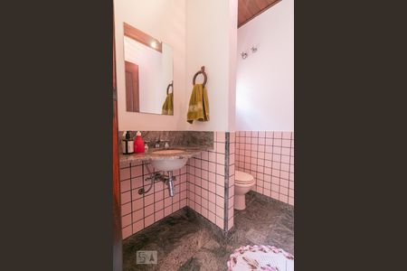 Casa à venda com 198m², 4 quartos e 3 vagasBanheiro 4