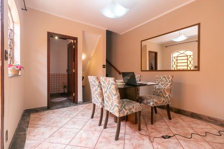 Casa à venda com 198m², 4 quartos e 3 vagasSala de refeições