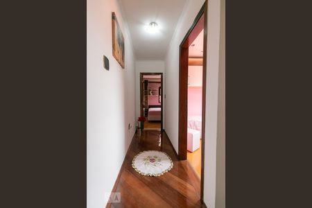 Casa à venda com 198m², 4 quartos e 3 vagasCorredor Quarto 2 e 3