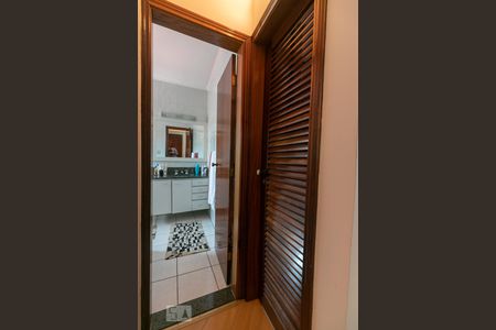 Casa à venda com 198m², 4 quartos e 3 vagasBanheiro / Closet da Suíte