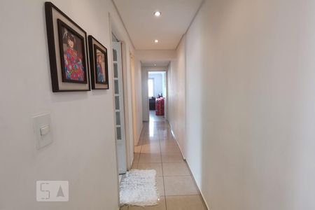 Corredor de apartamento à venda com 2 quartos, 75m² em Vila Suzana, São Paulo
