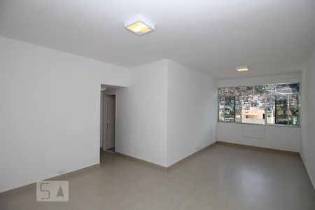 Sala de Apartamento com 2 quartos, 83m² Botafogo