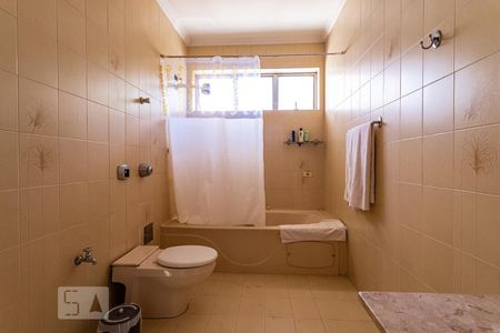 Casa para alugar com 300m², 3 quartos e 5 vagasBanheiro