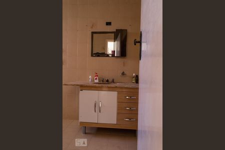 Casa para alugar com 300m², 3 quartos e 5 vagasBanheiro