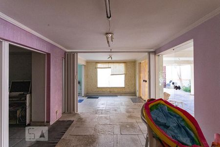 Casa para alugar com 300m², 3 quartos e 5 vagasEscritório