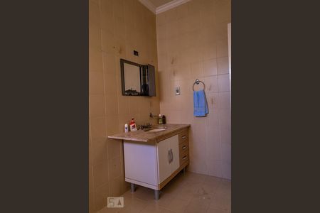 Casa para alugar com 300m², 3 quartos e 5 vagasBanheiro