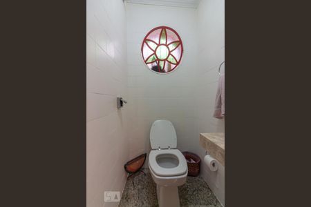 Lavabo de casa para alugar com 4 quartos, 380m² em Jardim das Vertentes, São Paulo