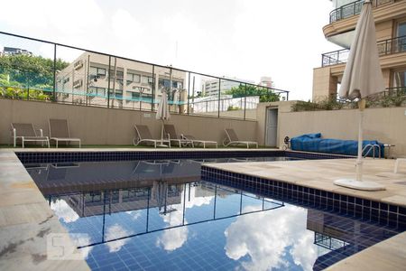 Apartamento à venda com 115m², 2 quartos e 3 vagasPiscina externa