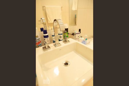 Apartamento à venda com 115m², 2 quartos e 3 vagasBanheiro suíte 2