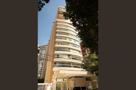 Apartamento à venda com 115m², 2 quartos e 3 vagasFachada