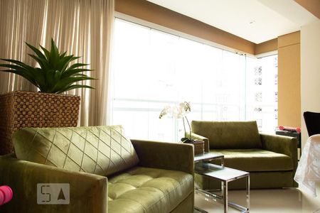 Sala de apartamento à venda com 2 quartos, 115m² em Vila Olímpia, São Paulo