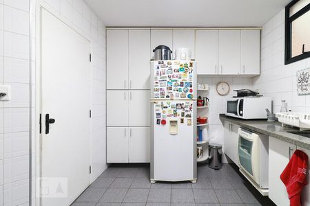 Apartamento à venda com 126m², 4 quartos e 2 vagas Apartamento à venda com 126m², 4 quartos e 2 vagasCozinha