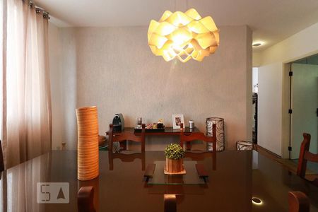 Apartamento à venda com 126m², 4 quartos e 2 vagas Apartamento à venda com 126m², 4 quartos e 2 vagasSala