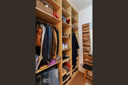 Apartamento à venda com 126m², 4 quartos e 2 vagas Apartamento à venda com 126m², 4 quartos e 2 vagasCloset da suíte