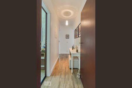 Corredor de casa à venda com 3 quartos, 302m² em Bosque da Saúde, São Paulo