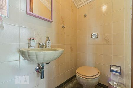 Casa à venda com 302m², 3 quartos e 4 vagas Casa à venda com 302m², 3 quartos e 4 vagasLavabo