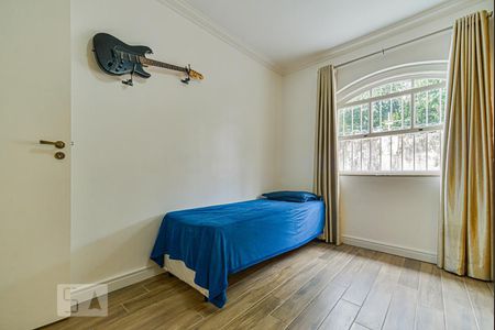 Casa à venda com 302m², 3 quartos e 4 vagas Casa à venda com 302m², 3 quartos e 4 vagasQuarto 2