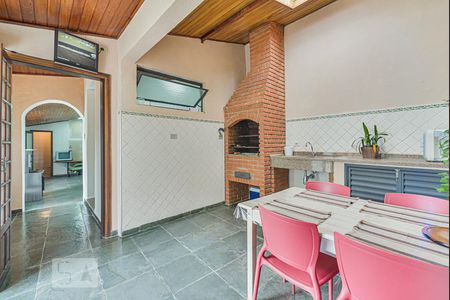 Casa à venda com 302m², 3 quartos e 4 vagas Casa à venda com 302m², 3 quartos e 4 vagasChurrasqueira