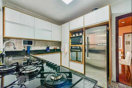 Casa à venda com 302m², 3 quartos e 4 vagas Casa à venda com 302m², 3 quartos e 4 vagasCozinha