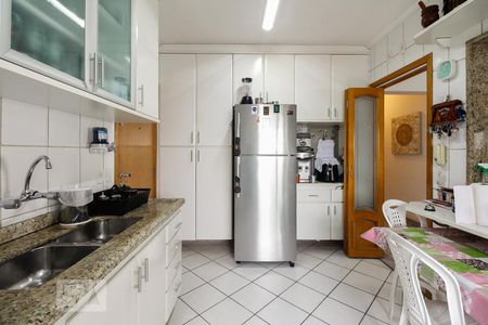 Apartamento à venda com 122m², 4 quartos e 4 vagas Apartamento à venda com 122m², 4 quartos e 4 vagasCozinha