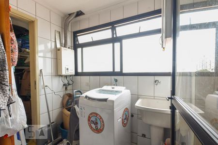 Apartamento à venda com 122m², 4 quartos e 4 vagas Apartamento à venda com 122m², 4 quartos e 4 vagasÁrea de serviço