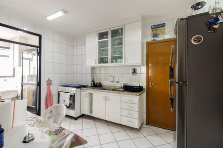 Apartamento à venda com 122m², 4 quartos e 4 vagas Apartamento à venda com 122m², 4 quartos e 4 vagasCozinha
